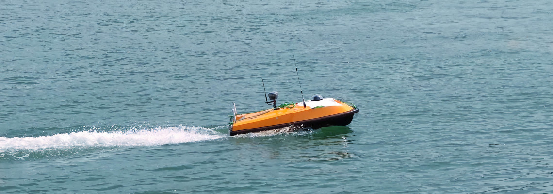 SL 40 - Small Unmanned Surface Vehicle