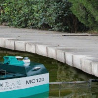 MC 120 - Surface Cleaning Robot